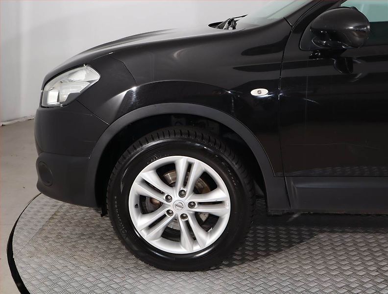 Nissan Qashqai (2014) 1.6, Serv.kniha, Tempomat - fotka 14 z 15