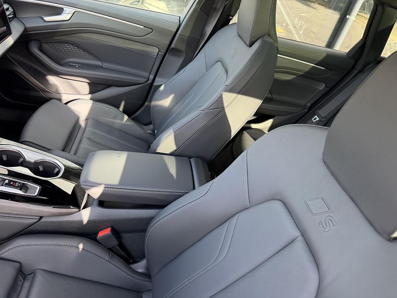 Audi A6 (2026) 150kW STR 4X4 S-LINE 3D R21!!! - fotka 34 z 46