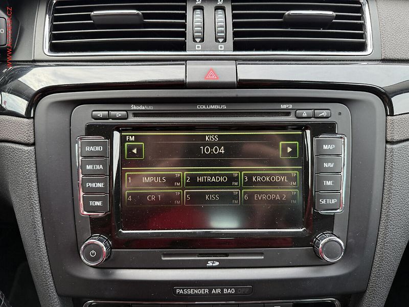 Škoda Superb (2012) 2.0 TDi, ČR, L&K, DSG, STK3 - fotka 14 z 20