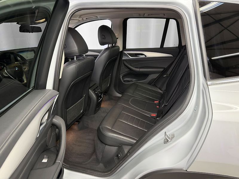 BMW X3 30d xDrive LUXURY LINE, 360°, - fotka 12 z 30