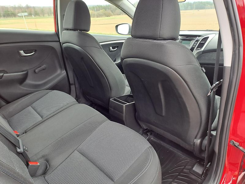Hyundai i30 1.4i PĚKNÝ STAV, SERVISKA - fotka 21 z 32