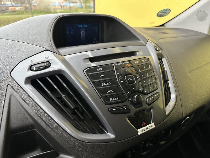 Ford Transit Custom (2014) SPORT 2.2/114Kw  *3.Místa *TZ* - fotka 13 z 41