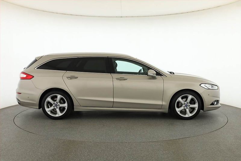 Ford Mondeo (2015) 2.0 TDCI, Automat, Kůže, Navi - fotka 6 z 18