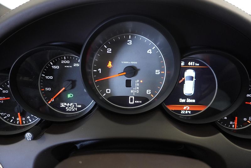 Porsche Cayenne 4,2 TDI V8 4WD AUT. - fotka 21 z 31