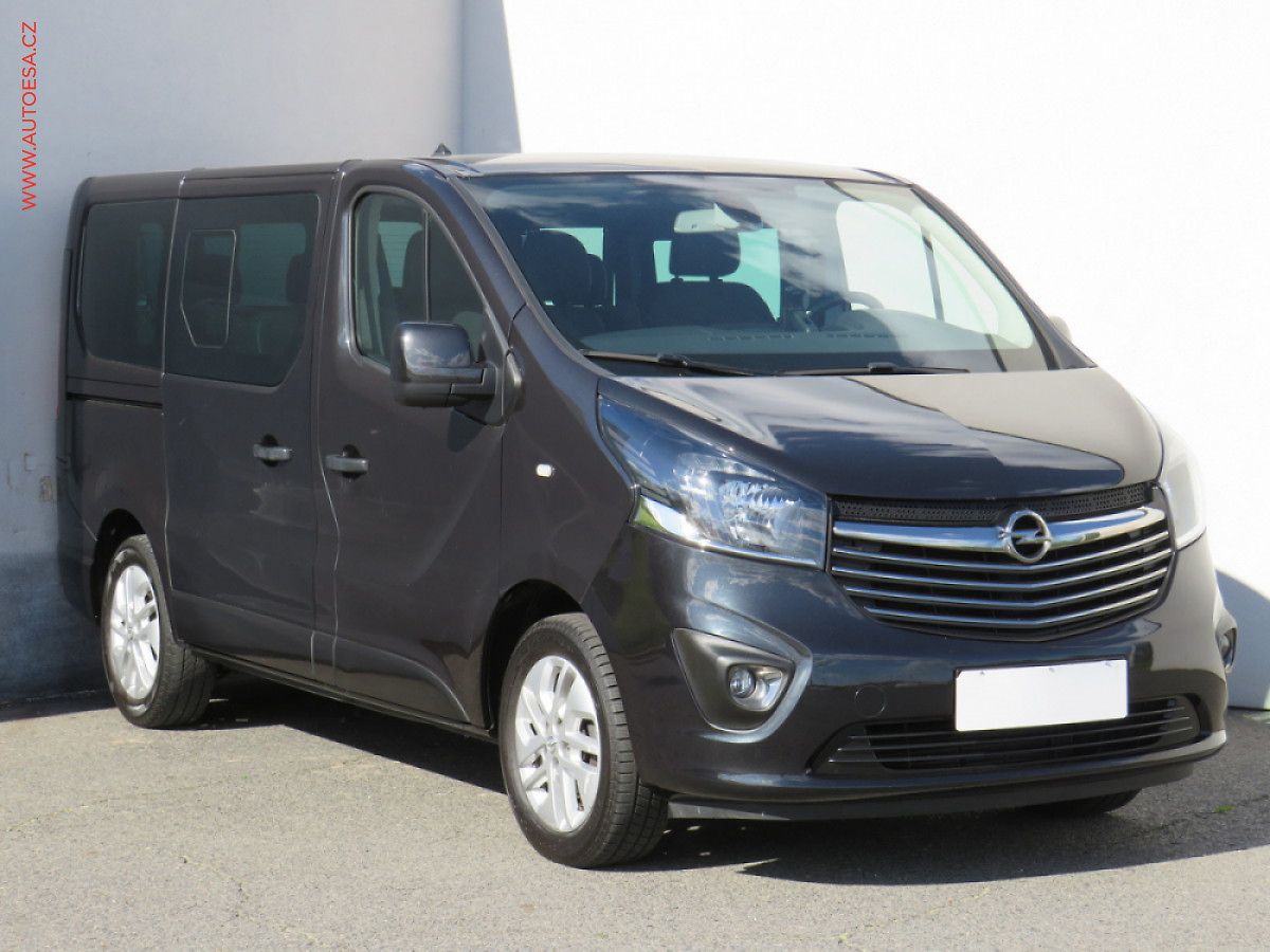 Opel Vivaro 1.6CDTi 6míst, AC, kamera, TZ
