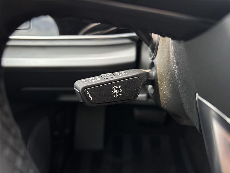 Audi Q8 3,0 TFSI V6 Quattro 250kW - fotka 25 z 34
