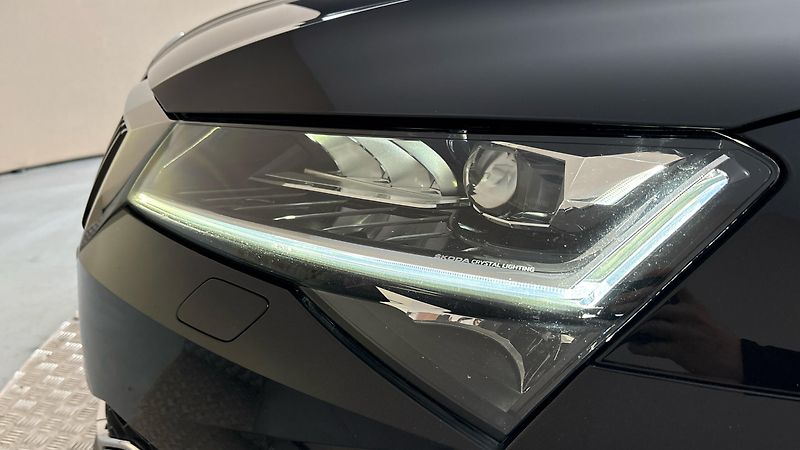 Škoda Superb 2.0 TDI DSG 4x4 L&K Combi - fotka 18 z 34
