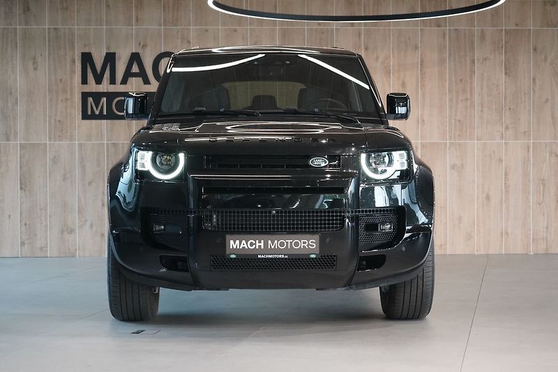 Land Rover Defender 110 D300 X-Dynamic SE - fotka 3 z 42