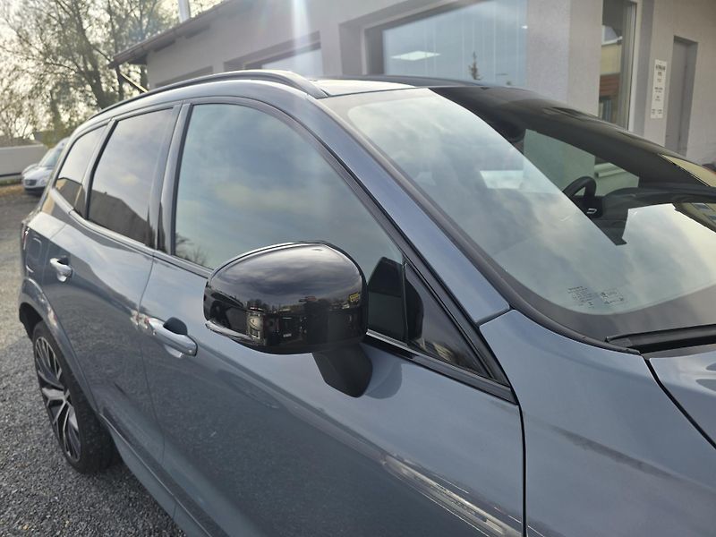 Volvo XC60 2.0 D R-Designe Bowers&Wilkins - fotka 8 z 34