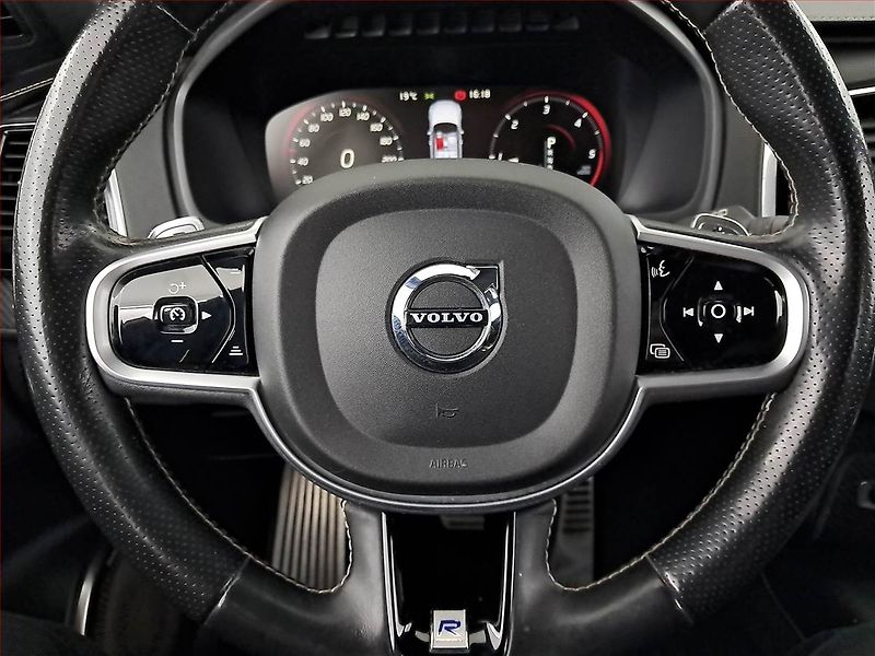 Volvo XC90 (2018) R-Design D5 AWD Polestar - fotka 20 z 24