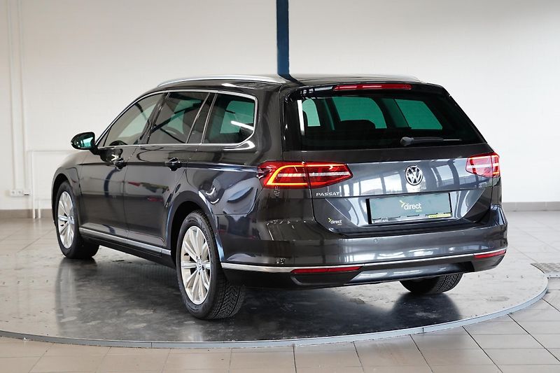 Volkswagen Passat - fotka 7 z 29