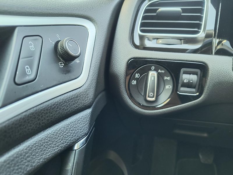Volkswagen Golf (2014) 1.2 TSI 63KW 4-VÁLEC Z ŘEMENEM - fotka 34 z 66