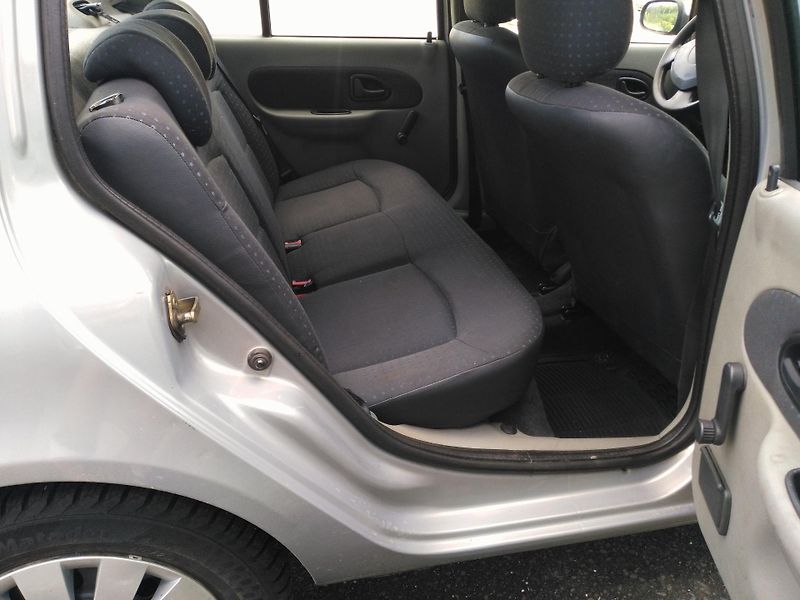 Renault Thalia 1,4i klima - fotka 17 z 21