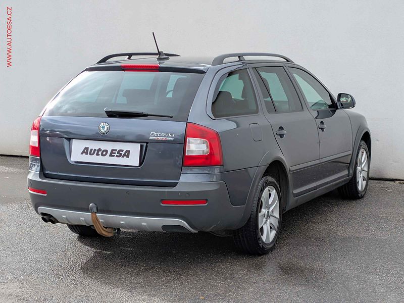 Škoda Octavia (2012) 2.0TDi 4x4, Scout, xenon - fotka 4 z 15