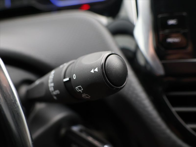 Peugeot 2008 1,2 VTi 60kW AT,Navi - fotka 17 z 32