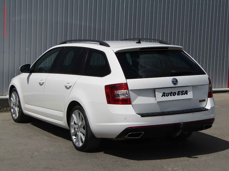 Škoda Octavia (2013) 2.0TDi, RS, DSG, navi, bixen - fotka 6 z 21