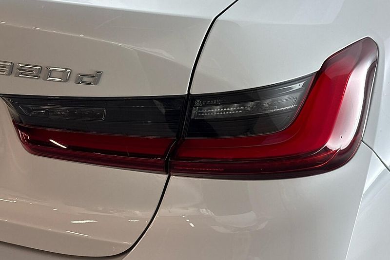 BMW Řada 3 řady 3 | 320d xDrive - fotka 5 z 24