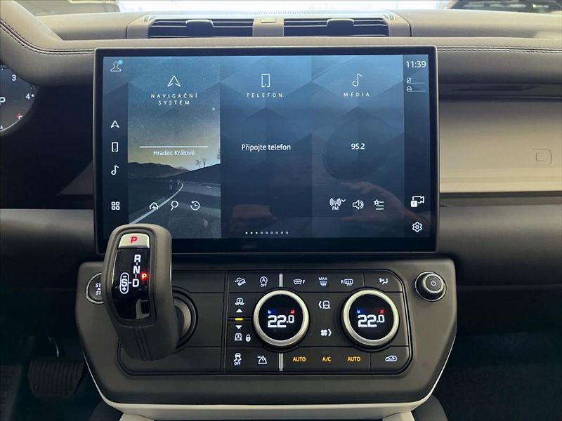 Land Rover Defender (2025) 3,0 130 X-Dynamic SE D350 AWD - fotka 10 z 19