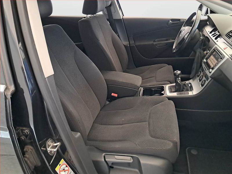 Volkswagen Passat (2008) 1.9 TDI, jezdí výborně - fotka 9 z 15