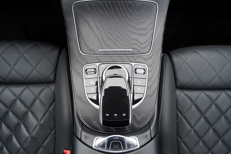 Mercedes-Benz Třídy E E 53 AMG 4Matic+/440PS - fotka 36 z 49