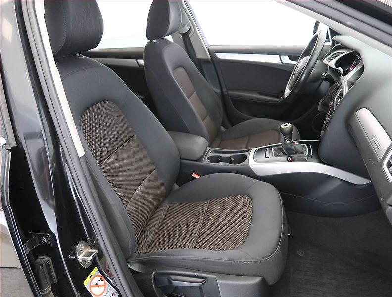 Audi A4 Allroad (2011) 2.0 TDI, 4X4, Xenony - fotka 9 z 17