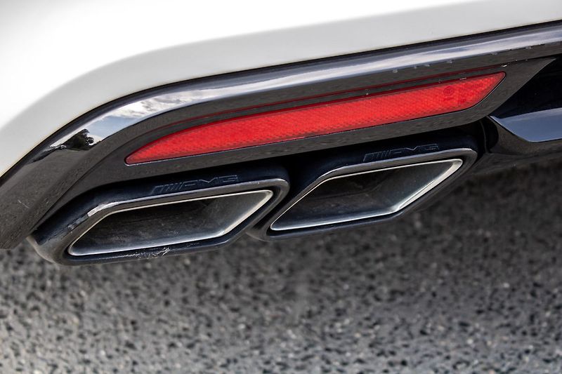 Mercedes-Benz Třídy S BLUETEC 4MATIC 2015 - fotka 9 z 37