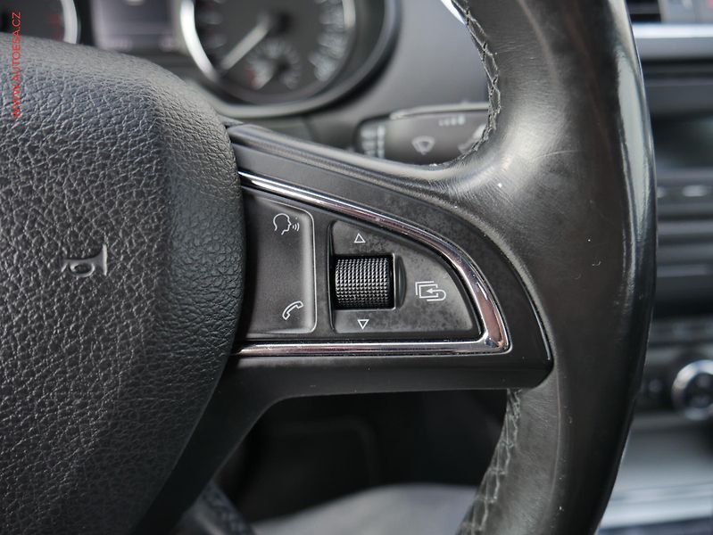Škoda Octavia (2013) 2.0 TDi, ČR, Elegance, DSG - fotka 13 z 20