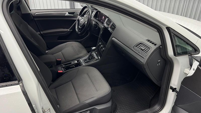 Volkswagen e-Golf (2018) 100KW - fotka 10 z 24
