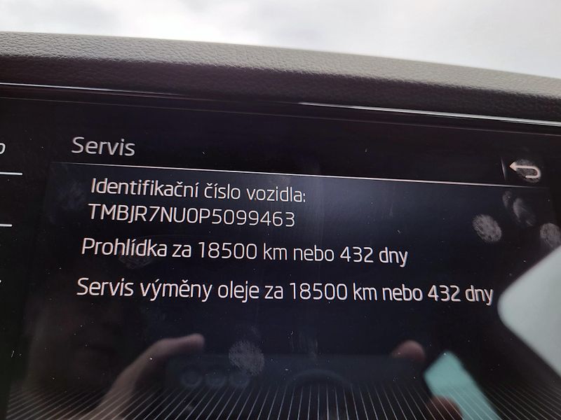 Škoda Karoq 1.5 TSI 110kW DSG SPORTLINE - fotka 46 z 48
