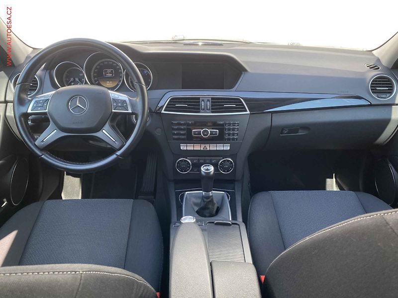 Mercedes-Benz Třídy C (2011) 2.2 CDi C200, Navi, TZ - fotka 8 z 18