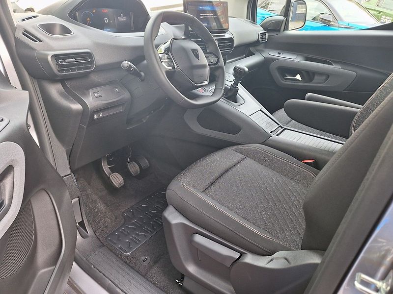 Peugeot Rifter (2025) ALLURE 1.2 PT 110k MAN6 - fotka 10 z 22