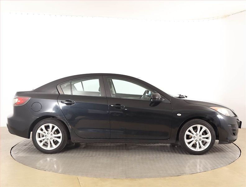 Mazda 3 (2010) 1.6, Tempomat, Vyhř. sedaček - fotka 6 z 16