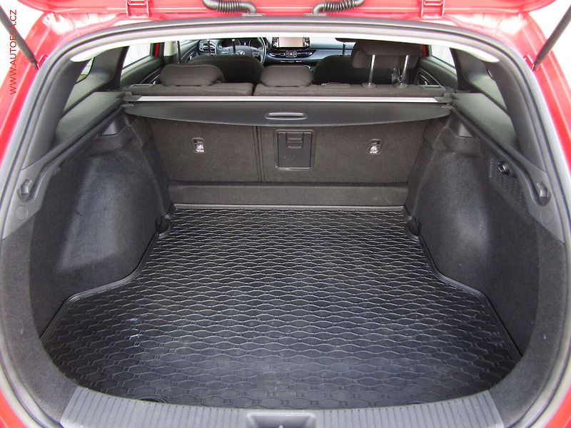Hyundai i30 (2023) 1.0 T-GDi, ČR, Smart, LED - fotka 7 z 21