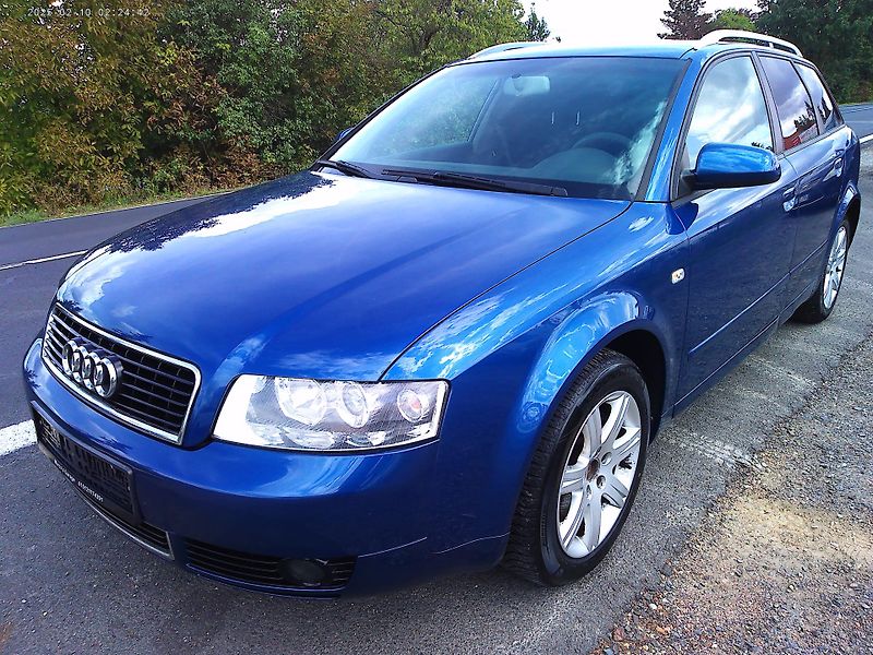 Audi A4 Avant 2.0 FSi, Servisní kniha - fotka 1 z 23