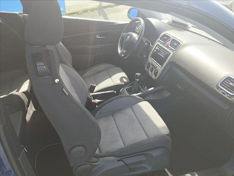 Volkswagen EOS 2,0 TDI 103KW - fotka 8 z 14