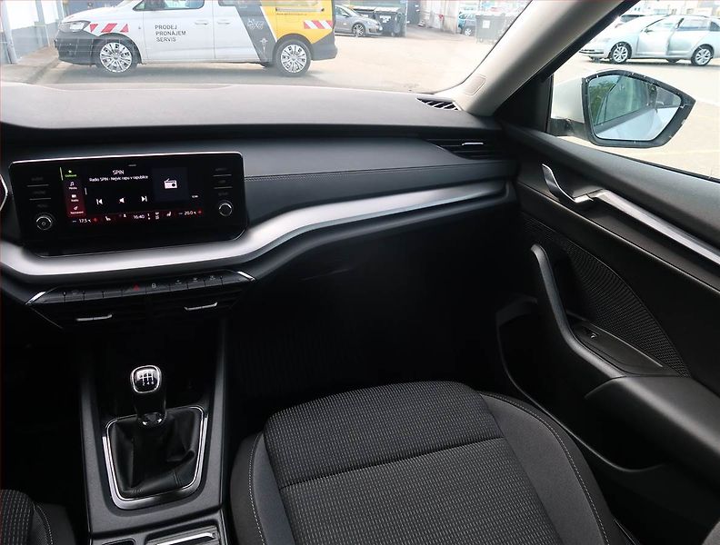 Škoda Octavia (2022) Ambition 2.0 TDI, ČR,1.maj - fotka 8 z 19