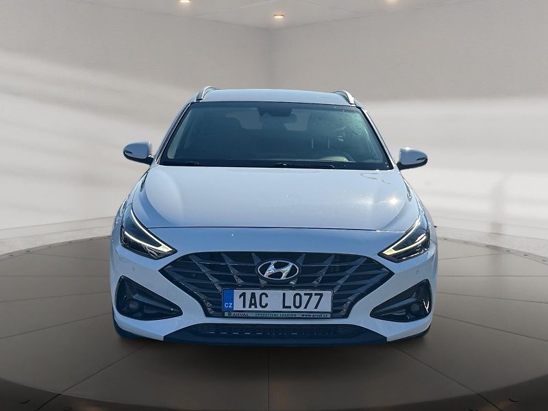 Hyundai i30 (2024) SMART 1.5T-GDI 118kW CZ DPH - fotka 2 z 11