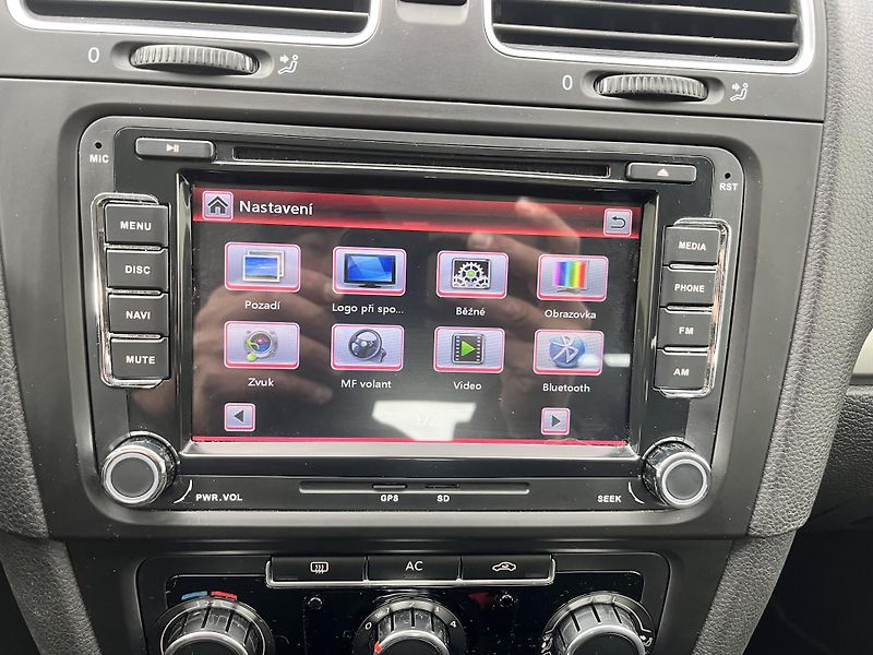 Volkswagen Golf 1.4 59KWMPI,NAVI,DVD,TZ,2xKOLA - fotka 43 z 45
