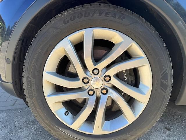 Land Rover Discovery (2019) 3,0 TDV6 HSE 2. majitel - fotka 27 z 30