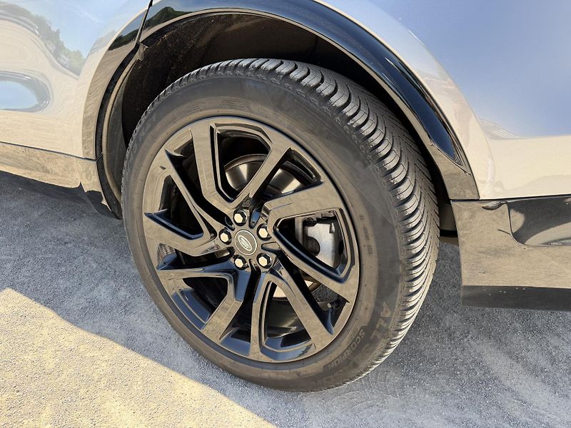 Land Rover Discovery (2023) 3.0 Dynamic SE, tažné, odpočet - fotka 14 z 48
