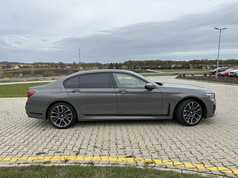 BMW Řada 7 (2019) BMW 745Le xDrive LONG aut. ser - fotka 3 z 57