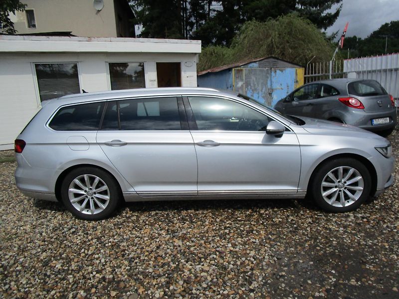 Volkswagen Passat 1,6TDI-88KW-DSG+ZÁVĚS - fotka 5 z 17