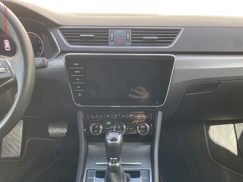 Škoda Superb (2022) 2.0 TDi, Style, DSG, LED - fotka 12 z 19