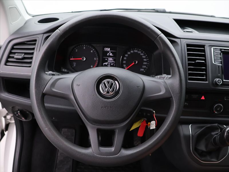 Volkswagen Multivan 2,0 TDI 110kW Trendline MAN - fotka 15 z 32
