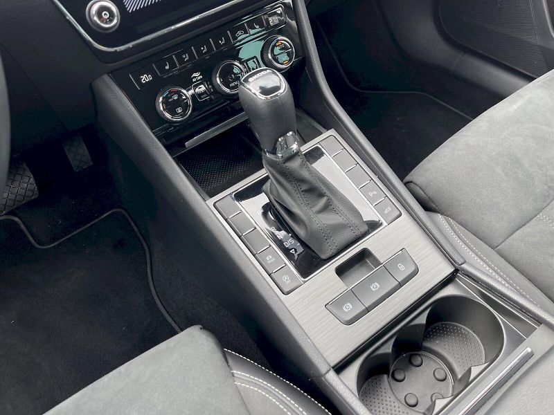 Škoda Superb (2024) 2.0 TDI 110kW DSG Style Plus c - fotka 12 z 35