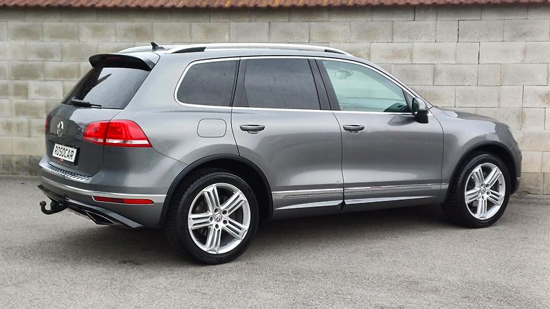 Volkswagen Touareg 3.0 TDI 193kW R-LINE-WEBASTO- - fotka 5 z 50