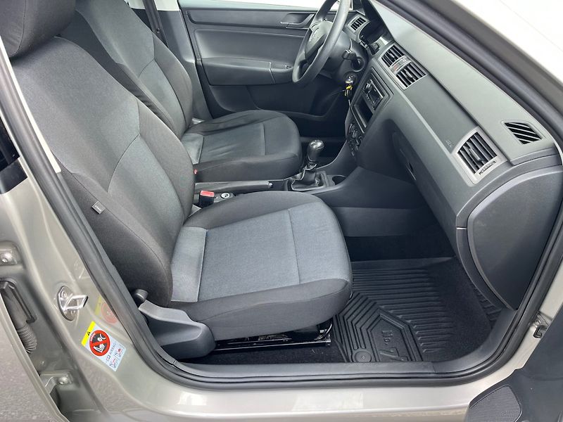 Škoda Rapid (2013) 1.2 TSi - fotka 12 z 16