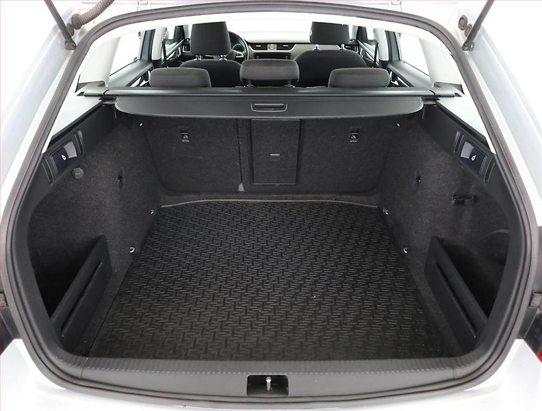 Škoda Octavia (2019) Style 1.6 TDI, Tempomat - fotka 16 z 17