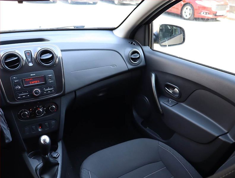 Dacia Logan (2020) 1.0 SCe - fotka 8 z 14