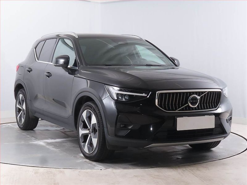 Volvo XC40 (2022) Inscription B3 - fotka 1 z 14